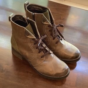 Beautiful Dromedaris Women’s Karissa Boots in Olive Size 43